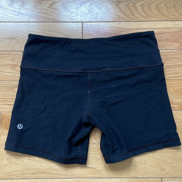 Lululemon Wunder Under Shorts - Picture 6 of 7